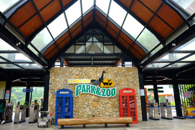 empat wisata Lembang Park & Zoo. Foto: Enung Sri Oktaviani/shutterstock