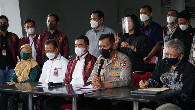 Bareskrim Polri menggelar konpers terkait kasus Koperasi Simpan Pinjam Indosurya Cipta di Halaman Gedung SME Tower Indonesia, Jl. M.H. Thamrin, Jakarta, Kamis (10/3/2022). Foto: Jamal Ramadhan/kumparan