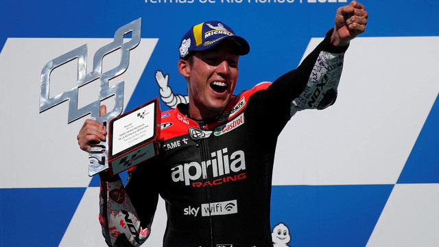Pebalap Aprilia Racing Aleix Espargaro menjuarai Grand Prix Argentina di sirkuit Autodromo Internacional, Termas de Rio Hondo, Argentina. Foto: Agustin Marcarian/REUTERS