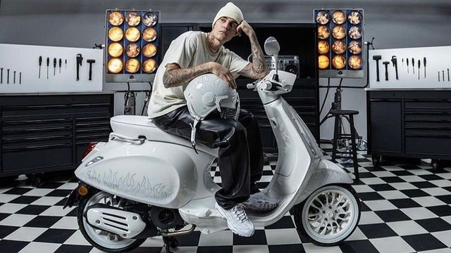 Vespa Sprint edisi Justin Bieber x Vespa. Foto: Instagram/Vespa