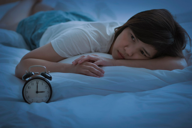 Ilustrasi ibu susah tidur. Foto: chayapat karnnet/Shutterstock