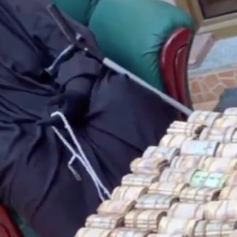 Pengemis asal Djibouti mengumpulkan uang lebih Rp 500 juta dari hasil mengemis di Riyadh, Arab Saudi. Foto: Twitter/@AjelnewsS24