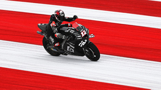 Pembalap Aprilia Racing, Maverick Vinales, di Sirkuit Mandalika. Foto: ANTARA FOTO/Andika Wahyu