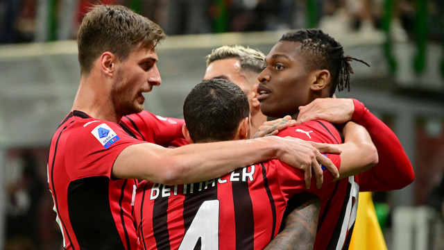 Pemain AC Milan. Foto: Alberto Lingria/REUTERS