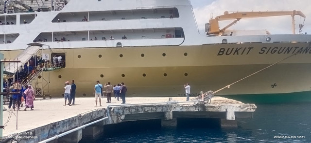 Situasi di Pelabuhan Laut Lorens Say  Maumere saat terjadi penangkapan satu kurir sabu asal Makassar. Foto : Istimewa