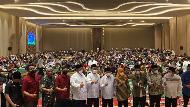 J99 Foundation menggelar buka bersama 1.000 anak yatim se-Malang Raya di Ballroom Grand Mercure Malang Mirama, Jawa Timur, Selasa (19/4/2022). Foto: J99 Foundation