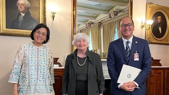 Pertemuan Sri Mulyani dengan Menteri Keuangan AS, Janet Yellen di Washington DC pada Selasa (19/4/2022). Foto: Dok. Pribadi