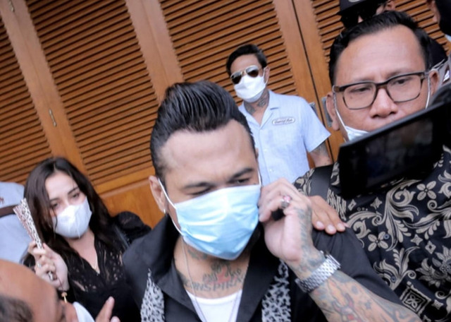 Jerinx saat mengikuti persidangan di PN Jakarta Pusat - IST