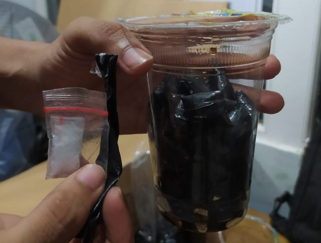 Sabu yang disembunyikan di dalam cincau hendak diselundupkan ke Lapas Singkawang. Foto: Dok Hi!Pontianak