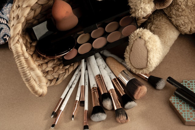 Alat Makeup yang Wajib Dimiliki. Foto: pexels