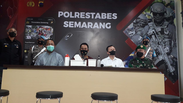 Jumpa pers penyebab kebakaran Relokasi Pasar Johar di Mapolrestabes Semarang. Foto: Dok istimewa