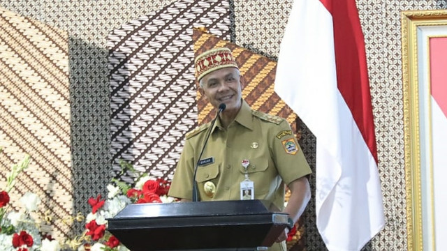 Gubernur Jawa Tengah Ganjar Pranowo saat halal bihalal secara virtual di Gedung Gradhika Bakti Praja, Semarang, Jawa Tengah, Senin (9/5). Foto: Dok. Istimewa