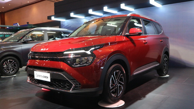 Kia Carens generasi terbaru. Foto: Ghulam M Nayazri/kumparan