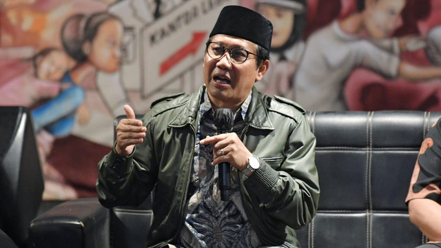 Mendes PDTT Abdul Halim Iskandar pada acara Kick Off Kongres Kebudayaan Desa 2022 Konferensi Kepala Desa Untuk New Rural Agenda di Desa Jatisura, Kabupaten Majalengka, Jawa Barat, Minggu (27/3/2022). Foto: Dok. Kemendes PDTT