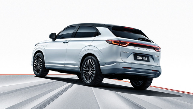 Honda resmi memasarkan mobil listrik e:NS1 dan e:NP1. Foto: Honda