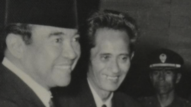 Wali Kota Yogyakarta Mr. Soedarisman Poerwokoesoemo bersama dengan Presiden Republik Indonesia Ir. Soekarno. Foto: Yayasan Perguruan Tinggi Janabadra.