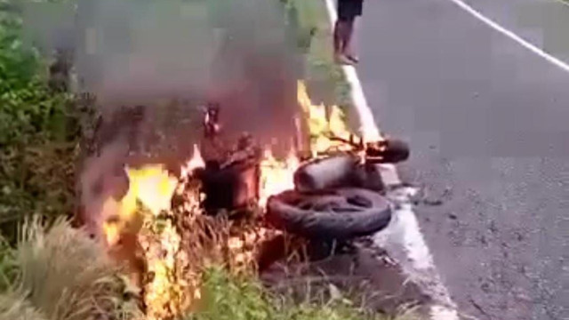 Motor milik warga Gunungkidul yang terbakar. Foto: istimewa.