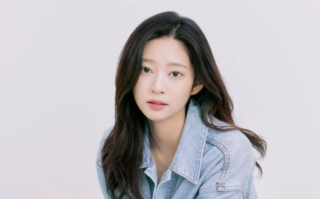 Profil Kim Min Ju IZ*ONE Foto: Allkpop