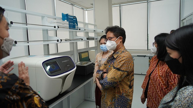 Menteri Kesehatan Budi Gunadi Sadikin resmikan Genomics Hub (Genomik Solidaritas Lab). Foto: Kemenkes RI