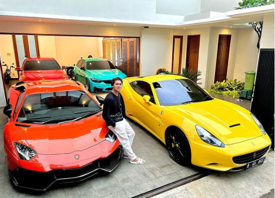 Rizky Billar koleksi mobil mewah. Foto: Instagram/rizkybillar