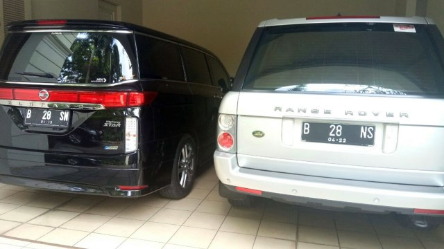 Mobil Pribadi Sandiaga Uno di Kediamannya Foto: Adim Mugni/kumparan