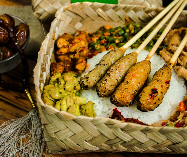 Unik, Hampers Lebaran Kuliner Ayam Guling Khas Pulau Bali