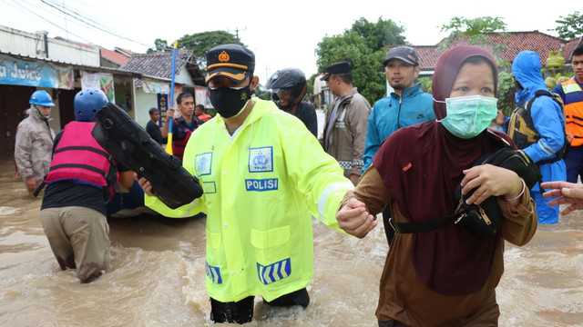 Banjir merendam empat kecamatan di Kota Serang, Banten, Selasa (1/3/2022).  Foto: Dok. Istimewa
