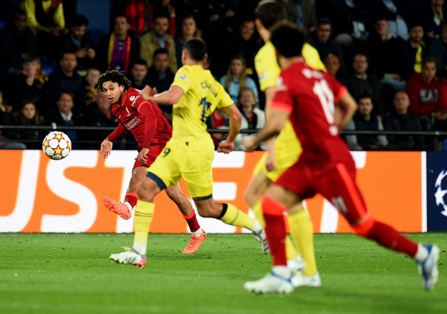 Pertandingan Villarreal vs Liverpool di leg kedua semifinal Liga Champions 2021/22, Rabu (4/5). Foto: Twitter/@ChampionsLeague
