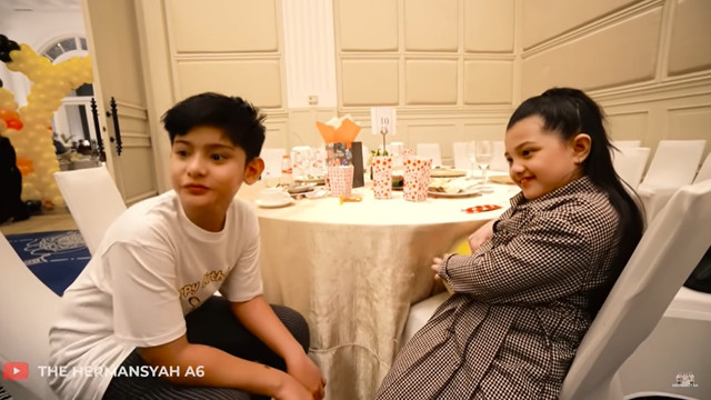 Momen Arsy Hermansyah di Ultah King Faaz. Foto: YouTube/ The Hermansyah A6