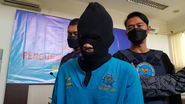 MKB, mahasiswa asal Aceh di Yogyakarta yang diamankan usai edarkan narkoba. Foto: Birgita/Tugu Jogja