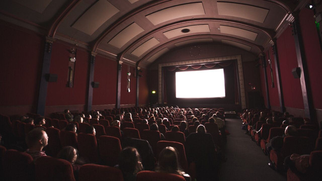 Ilustrasi Teater Film | Unsplash