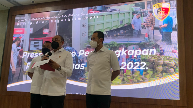 Dirtipidter Bareskrim Polri, Brigjen Pol Pipit Rismanto (tengah) di Bareskrim Polri, Jakarta Selatan, Rabu (13/4). Foto: Nugroho GN/kumparan