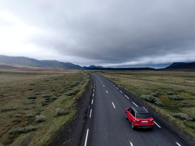 Tips Mudik dengan Mobil Pribadi. Foto : Unsplash/Maksim Tarasov