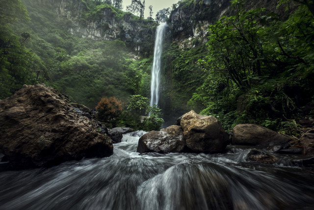 Air Terjun Coban Rondo. Foto: dhiky aditya/shutterstock