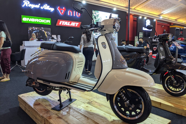 Royal Alloy meluncurkan TG150 di IIMS Hybrid 2022. Foto: Sena Pratama/kumparan