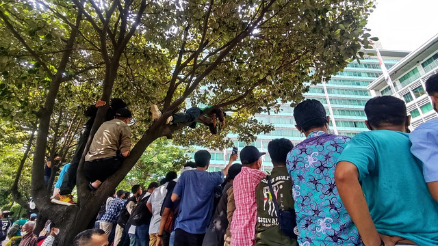Antusiasme warga bertemu dengan pebalap MotoGP di Hotel Kempinski, Jakarta pada Rabu (16/3).  Foto: Jonathan Devin/kumparan