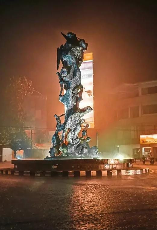Tugu Lawet Kebumen di Malam Hari: My Picture