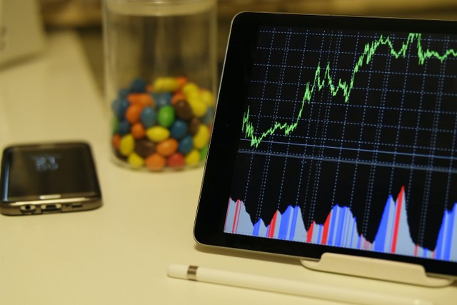 Ilustrasi Hukum Binary Option dalam Islam. Foto: Burak Kebapci/Pexels