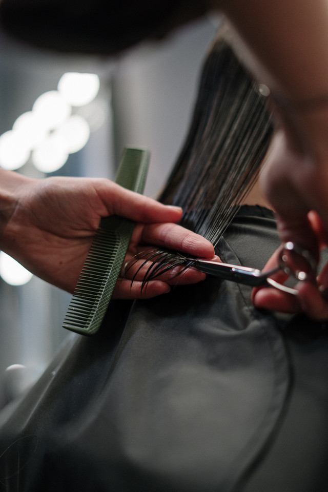 Ilustrasi Hukum Potong Rambut Saat Puasa, Foto: Pexels/Cottonbro