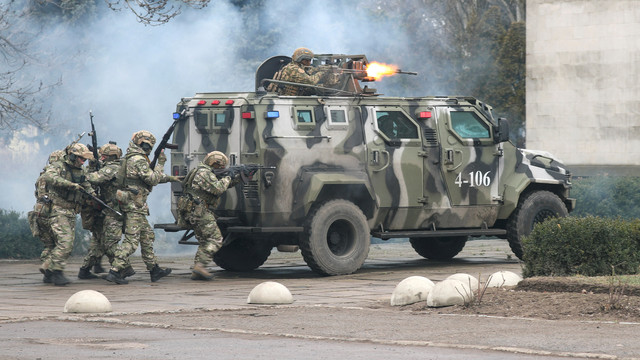 Suasana di Kherson, Ukraina, Sabtu (12/2/2022). Foto: Irakli Gedenidze/Reuters