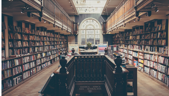 sumber gambar: https://pixabay.com/id/photos/perpustakaan-buku-pendidikan-869061/