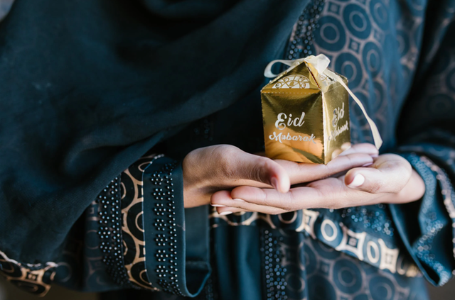 Ilustrasi ucapan taqabbalallahu minna wa minkum shiyamana wa shiyamakum saat lebaran. Foto: pexels.com/rodnae-prod/
