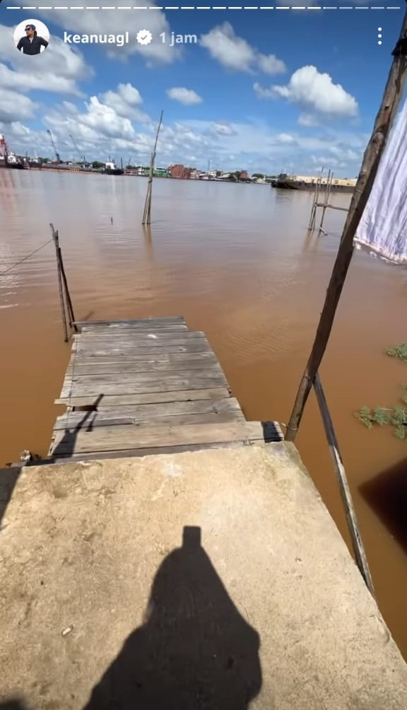 Keanu Agl mengenang masa kecil mandi di Sungai Kapuas. Foto: Tangkapan Layar Instagram @keanuagl