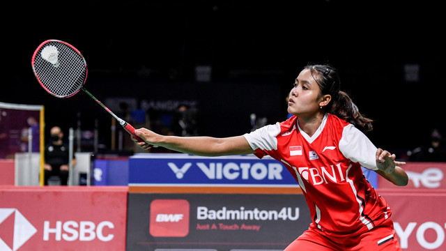 Pebulu tangkis tunggal putri Indonesia Bilqis Prasista saat melawan pebulu tangkis tunggal putri Prancis Yaelle Hoyaux pada partai kelima Grup A Piala Uber 2022 di Impact Arena, Bangkok, Thailand, Minggu (8/5/2022). Foto: M Risyal Hidayat/ANTARA FOTO