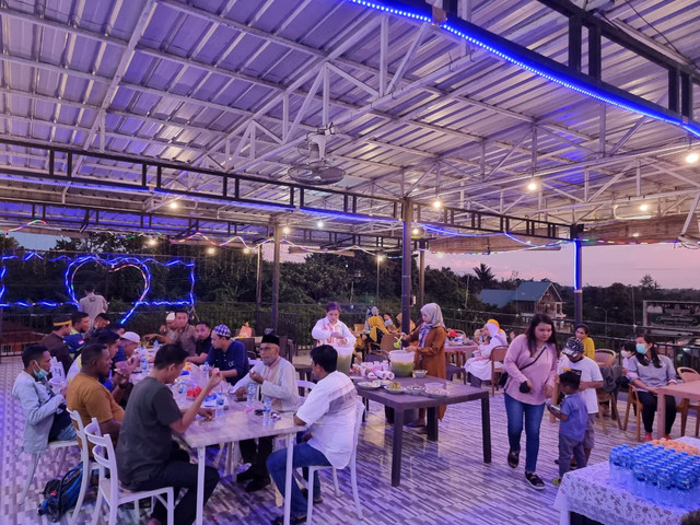 Kasat Lantas Polres Sorong Selatan, bersama Jasa Raharaja berbuka bersama