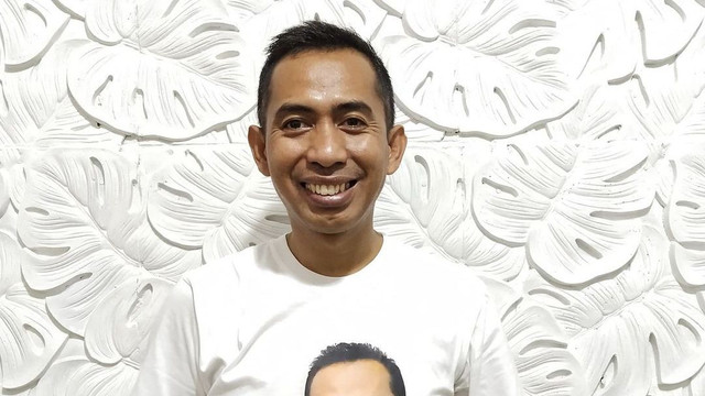 Ribut Santoso, guru yang viral dari Lumajang.  Foto: Instagram/@r_dancer_management