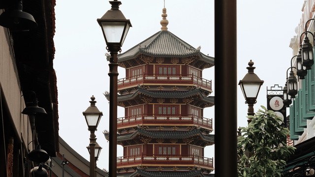 Klenteng di kawasan kuliner Pantjoran PIK, Jakarta Utara. (Foto: Salma Asti)