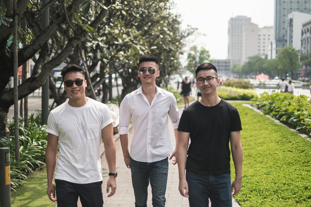 Ilustrasi mengingatkan sesama teman untuk memaknai ibadah puasa. Foto: Shutterstock