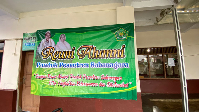 Backdrop Reuni Alumni Pondok Pesantren Subanegara