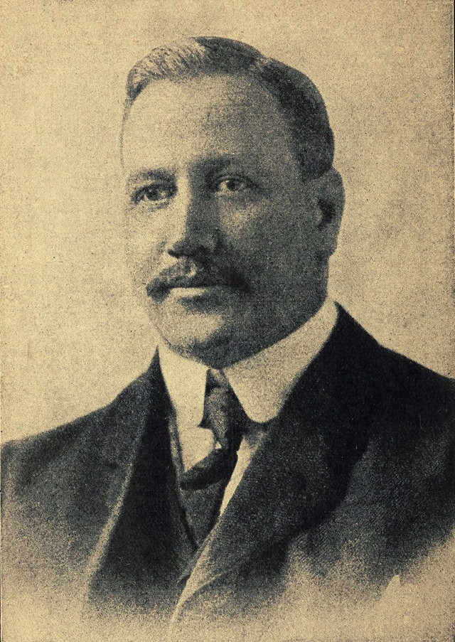 Permainan bola voli diciptakan oleh, William G. Morgan (Sumber: Volleyball Rules)